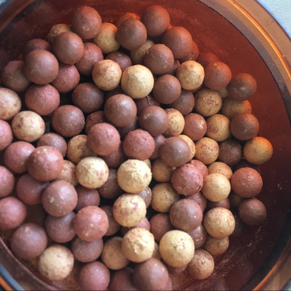 Avon Glow Bronzing Pearls - Picture 2 of 4